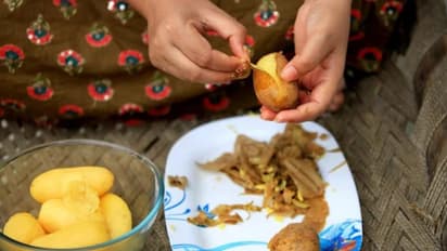 ഉരുളക്കിഴങ്ങ് കൊണ്ട് എളുപ്പത്തിലുണ്ടാക്കാവുന്ന നാലുമണി പലഹാരങ്ങള്...