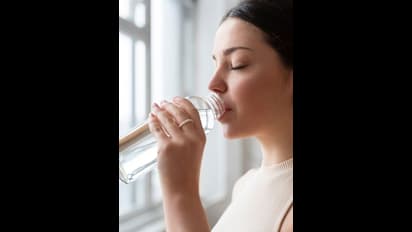 நிறைய தண்ணீர் ஆரோக்கியம் இல்ல..'இப்படி' குடித்தால் தான் உடம்புக்கு நல்லது தெரியுமா?