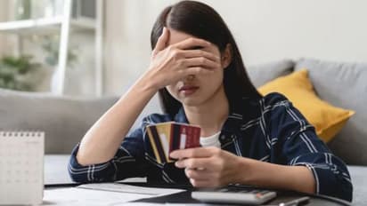 அதிகரிக்கும் கிரெடிட் கார்டு ரிவார்டு மோசடி... சைபர் கிரிமினல்களிடம் சிக்காமல் இருப்பது எப்படி?