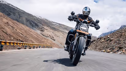 പഴയ മോഡലിനേക്കാൾ വില കുറച്ച് പുത്തൻ ജാവ 42 ഇന്ത്യയിൽ