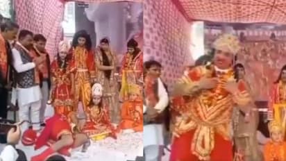 അയോധ്യ പ്രതിഷ്ഠാ ചടങ്ങ്; രാമലീല നാടകത്തിനിടെ ഹനുമാന്റെ വേഷമിട്ടയാള് കുഴഞ്ഞ് വീണ് മരിച്ചു-VIDEO
