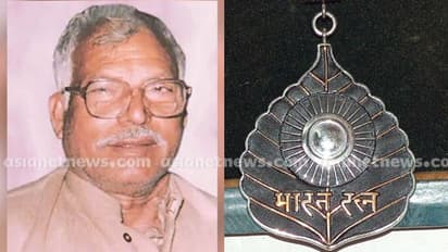 ബിഹാറിലെ ആദ്യ കോൺഗ്രസ് ഇതര മുഖ്യമന്ത്രി കര്‍പ്പൂരി താക്കൂറിന് ഭാരത രത്ന; മരണാനന്തര ബഹുമതി