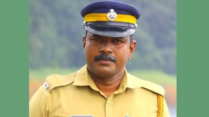 ബൈക്കില്‍ ലോറിയിടിച്ച് മലക്കപ്പാറ സ്റ്റേഷനിലെ സീനിയര്‍ സിവില്‍ പൊലീസ് ഓഫീസര്‍ മരിച്ചു