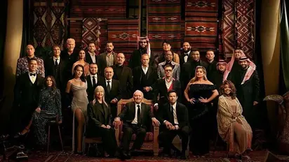 Joy Awards: Salman Khan poses with group of legends of the entertainment world 