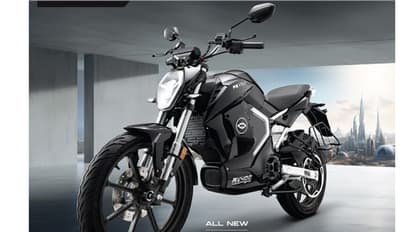 അമ്പരപ്പിക്കും മൈലേജും, സാധാരണക്കാരന്റെ കീശ സംരക്ഷിക്കും വിലയും! ഇതാ കിടിലനൊരു ബൈക്ക്!