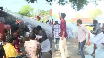 യൂത്ത് കോണ്‍ഗ്രസ് ആലപ്പുഴ എസ് പി ഓഫീസ് മാര്‍ച്ചിൽ സംഘര്‍ഷം, പൊലീസിനുനേരെ കല്ലേറ്, ജലപീരങ്കി പ്രയോഗിച്ചു