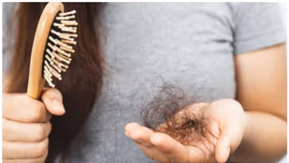 മുടികൊഴിച്ചിൽ അകറ്റുന്നതിന് പരീക്ഷിക്കാം ഈ ഹെയർ പാക്കുകൾ