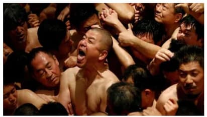 നഗ്നപുരുഷന്മാരുടെ ഉത്സവം, ഇത്തവണ സ്ത്രീകൾക്കും പങ്കെടുക്കാമെന്ന് ദേവാലയം; മാറ്റുന്നത് 1650 വർഷത്തെ ആചാരം