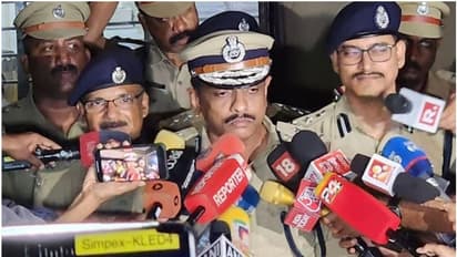 194 ഇടങ്ങളിൽ മിന്നൽ പരിശോധന, കൊച്ചിയിൽ ഒറ്റയടിക്ക് പിടിയിലായത് 114 പേർ! 'ഓപ്പറേഷൻ ജാഗ്രത' വിവരിച്ച് കമ്മീഷണർ