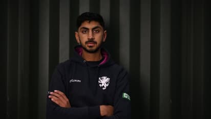 പാക് വംശജനായ താരത്തിന്‍റെ വിസ പ്രശ്നം; ബിസിസിഐക്കെതിരെ പടയൊരുക്കവുമായി ഇംഗ്ലണ്ട് ക്രിക്കറ്റ് ബോര്‍ഡ് 