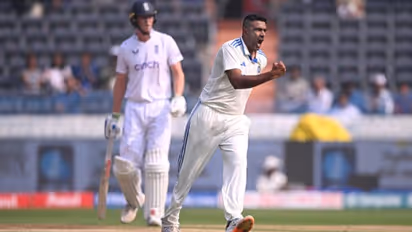  ഹൈദരാബാദ് ടെസ്റ്റ്: സ്പിന്നര്‍മാര്‍ പണി തുടങ്ങി, നല്ല തുടക്കത്തിനുശേഷം ഇംഗ്ലണ്ടിന് 3 വിക്കറ്റ് നഷ്ടം