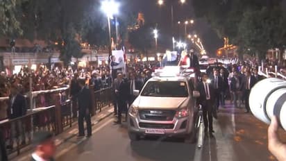 PM Modi, French President Emmaneul Macron hold roadshow in Jaipur (WATCH)