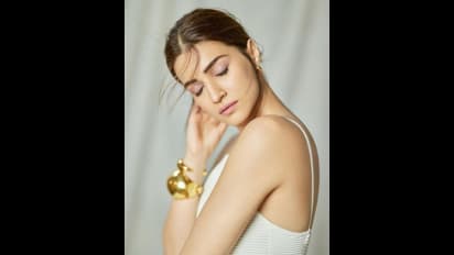 ಶ್ವೇತ ವರ್ಣದ ಡ್ರೆಸ್‌ನಲ್ಲಿ ಕಂಗೊಳಿಸಿದ ಕೃತಿ ಸನೋನ್‌: ಹಾಲಿನಷ್ಟೇ ನೀವು ಬೆಳ್ಳಗಿದ್ದೀರಾ ಎಂದ ಫ್ಯಾನ್ಸ್‌!