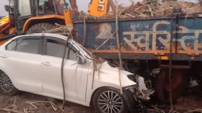 ಬಾಗಲಕೋಟೆಯಲ್ಲಿ ಭೀಕರ ಅಪಘಾತ: ನಿಂತಿದ್ದ ಟ್ರ್ಯಾಕ್ಟರ್ಗೆ ಕಾರು ಡಿಕ್ಕಿ, ಸ್ಥಳದಲ್ಲೇ ನಾಲ್ವರ ದುರ್ಮರಣ