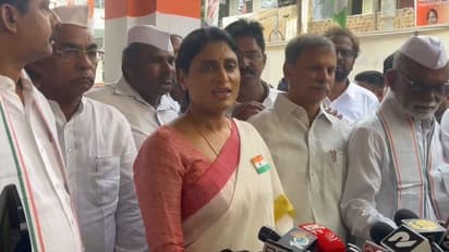 నా తండ్రి వైఎస్ఆర్.. మరి నేను వైఎస్ షర్మిల ఎలా కాను - ఏపీసీసీ చీఫ్