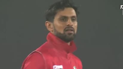 ഒരു ഓവറിൽ 3 നോ ബോൾ, ഒത്തുകളിയെന്ന് സംശയം; ഷൊയ്ബ് മാലിക്കിനെ ബംഗ്ലാദേശ് പ്രീമിയര് ലീഗില് നിന്ന് പുറത്താക്കി