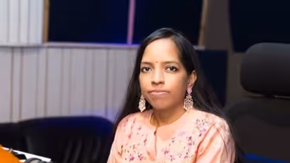 "அன்பு மகளே".. மனமுறுகிய இசை ஞானி இளையராஜா - பவதாரிணி உடலுக்கு மரியாதை செலுத்த வந்த பிரபலங்கள்!