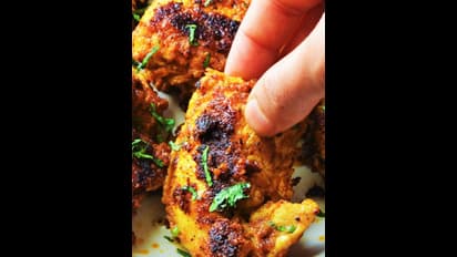 ಪನೀರ್ ಆರ್ಡರ್ ಮಾಡಿದ್ದೆ, ಚಿಕನ್ನಲ್ಲ; 50 ಲಕ್ಷ ರೂ ಪರಿಹಾರ ಕೇಳಿದ ಮಹಿಳೆ!