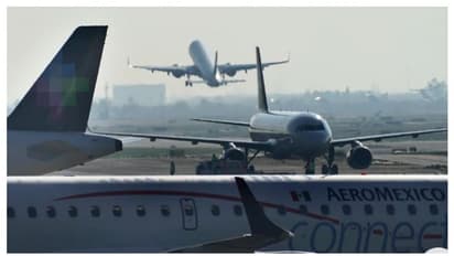 விமானத்தில் திடீரென கூடிய வெயிட்... 100 பயணிகளின் உடமையை விட்டு சென்ற பிளைட்- துபாயில் தவிக்கும் தமிழக பயணிகள்