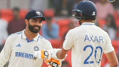 രാഷ്ട്രീയത്തിന്റെ പിച്ചിലേക്ക് മറ്റൊരു ഇന്ത്യൻ താരം കൂടി; ബിജെപെയിൽ അംഗത്വമെടുത്ത് ഇന്ത്യൻ താരം രവീന്ദ്ര ജഡേജ