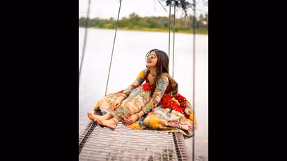 ಕೆಂಪು, ಹಳದಿ ಲಂಗ ದಾವಣಿಯಲ್ಲಿ ಶ್ರೀಲೀಲಾ…. ಅಂದವನ್ನೇಲ್ಲಾ ಸೇರಿ ಮಾಡಿದ ಬೊಂಬೆ ಅಂತಿದ್ದಾರೆ ಫ್ಯಾನ್ಸ್ 