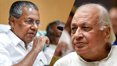 நடுரோட்டில் 1 மணிநேரம் தர்ணா.. டீ கடை முன் அமர்ந்த கேரளா ஆளுநர் - முதல்வர் பினராயி விஜயன் கேட்ட "நச்" கேள்வி!