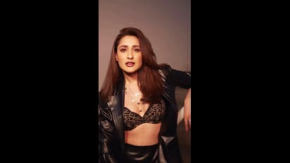 విరహం ప్రదర్శిస్తూ మత్తులో ముంచేస్తున్న ప్రగ్యా జైస్వాల్.. బ్లాక్ డ్రెస్ ఫోజులు వైరల్ 