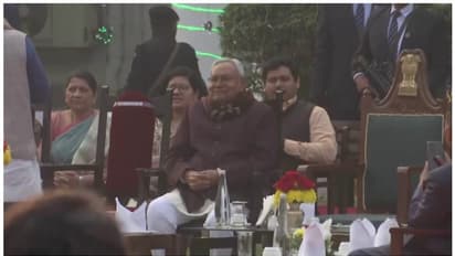 നിതീഷ്കുമാർ തന്നെ മുഖ്യമന്ത്രി; അടുത്ത തെരഞ്ഞെടുപ്പ് വരെ തുടരാം, സുശീൽ മോദിയും രേണു ദേവിയും ഉപമുഖ്യമന്ത്രിമാർ