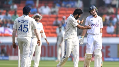 ഇരട്ട സെഞ്ചുറിക്കകലെ പോപ്പ് വീണു! ഇംഗ്ലണ്ടിനെതിരെ വിജയലക്ഷ്യം മറികടക്കാന് ഇന്ത്യ കുറച്ച് വിയര്ക്കും