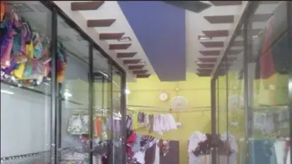 Four women stage dramatic disrobing act in Vadodara to evade capture after stealing cash from laundry