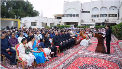 ഇന്ത്യൻ ഹജ്ജ് തീർഥാടകരെ സ്വീകരിക്കാൻ ഒരുക്കങ്ങൾ പുരോഗമിക്കുന്നു; വാളൻറിയർമാരെ  അഭിനന്ദിച്ച് കോൺസുൽ ജനറൽ