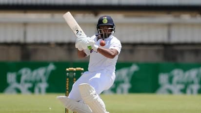 ചീത്തവിളി കേട്ട് മടുത്ത് സര്ഫറാസ് ഖാനെ ടെസ്റ്റ് ടീമിലെടുത്തു; വിശാഖപട്ടണത്ത് അരങ്ങേറ്റം?