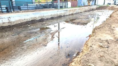 കുടിവെള്ളത്തിനായി ജനം നെട്ടോട്ടമോടുന്നു, നീർക്കുന്നത്ത് പൈപ്പ് ലൈൻ പൊട്ടി കുടിവെള്ളം പാഴാകുന്നു