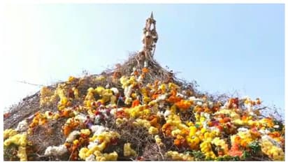  ಚಿತ್ರದುರ್ಗದಲ್ಲಿ ಬುಡಕಟ್ಟು ಸಂಸ್ಕೃತಿಯ ಮುಳ್ಳಿನ ಗುಡಿಕಟ್ಟಿ ಜಾತ್ರೆ