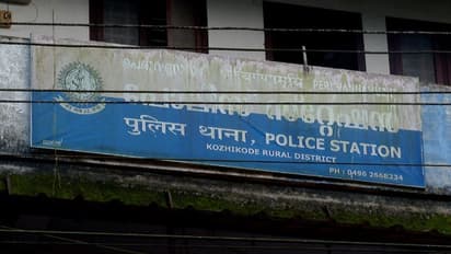 ഒമ്പതാം ക്ലാസുകാരിയെ പീഡിപ്പിച്ചെന്ന പരാതി, അധ്യാപകനെ സസ്പെന്റ് ചെയ്തു, അറസ്റ്റ് ചെയ്യാതെ പൊലീസ്