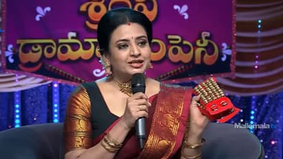 అభిమాని తండ్రి పంపిన గిఫ్ట్ చూసి ఇంద్రజ  భావోద్వేగం..  తన పూజ గదిలో దాచుకుంటా అంటూ కన్నీళ్లు..