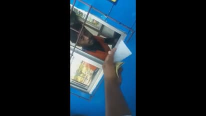 மதுரை விமான நிலையத்தில் கட்டண கொள்ளை; ஆதாரத்துடன் நிரூபித்த ஓட்டுநர் - டிஸ்மிஸ் செய்யப்பட்ட வடமாநில தொழிலாளி