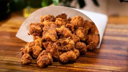 അഞ്ച് രൂപക്ക് 'കെഎഫ്‍സി'; വൈറലായ വീഡിയോ കണ്ടുനോക്കൂ...