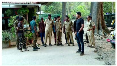 രാത്രി മുഴുവനായി നീണ്ട രക്ഷാപ്രവർത്തനം, വഴിയിൽ വന്യ മൃഗശല്യം; കാട്ടിൽ കുടുങ്ങിയ പൊലീസ് സംഘം താഴെയെത്തി