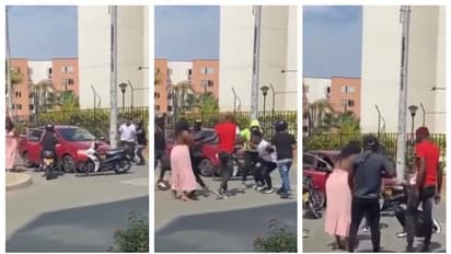 എന്തോന്ന് ഇതൊക്കെ? കാറില്‍ പോകവേ 'തോക്ക് ചൂണ്ടി കവര്‍ച്ചാ ശ്രമം'; വീഡിയോ കണ്ട് അന്ധാളിച്ച് സോഷ്യല്‍ മീഡിയ !