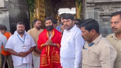 அக்கா உடன் வந்து திருப்பதியில் சாமி தரிசனம் செய்த தனுஷ் - கூட்ட நெரிசலில் சிக்கியதால் பரபரப்பு