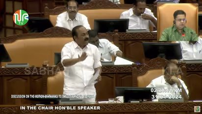 'ഇത് സ്റ്റാലിന്‍റെ റഷ്യ അല്ല, ജനാധിപത്യ കേരളം,മുഖ്യമന്ത്രിക്കൊപ്പമുള്ളവർ നിയമം അനുസരിക്കുന്നില്ല'; വിഡി സതീശൻ