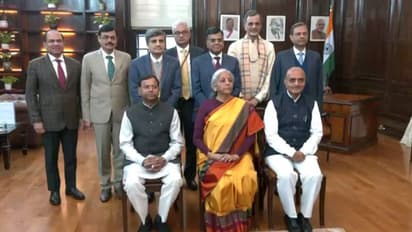 രണ്ടാം മോദി സര്‍ക്കാരിന്റെ അവസാന ബജറ്റ് ഇന്ന്; ജനപ്രിയ പ്രഖ്യാപനങ്ങൾക്ക് സാധ്യത