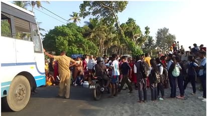 കുടിക്കാൻ വെള്ളമില്ല, ആറാട്ടുപുഴയിൽ റോഡ് ഉപരോധിച്ച് നാട്ടുകാർ