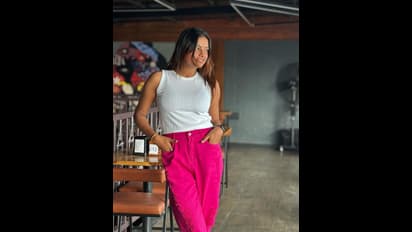 ಪಬ್‌ನಲ್ಲಿ ಮಿಂಚಿದ ಬಿಕಿನಿ ಬ್ಯೂಟಿ: ಪ್ಯಾಂಟ್ ಉದ್ರೋಗ್ತಿದೀಯಾ ಸೋನು ಎಂದ ಫ್ಯಾನ್ಸ್‌!