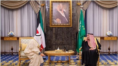 അധികാരമേറ്റതിന് ശേഷമുള്ള ആദ്യ വിദേശ സന്ദർശനം; സൽമാൻ രാജാവുമായി കൂടിക്കാഴ്ച നടത്തി കുവൈത്ത് അമീര്