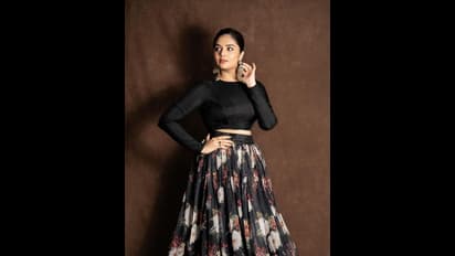 వయసు పెరిగిపోతుంది, పేరెంట్స్ ప్రెజర్‌.. పెళ్లిపై శ్రీముఖి క్రేజీ రియాక్షన్‌..