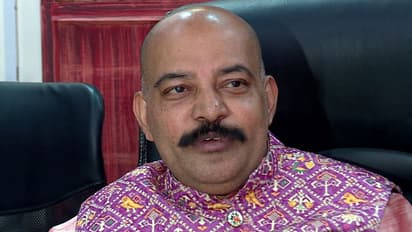 'ജഡ്ജിക്കും കമ്മീഷണര്ക്കും നൽകാൻ 3ലക്ഷം വാങ്ങി', അഡ്വ. ആളൂരിനെതിരെ കൂടുതൽ വെളിപ്പെടുത്തലുമായി യുവതി; പരാതി