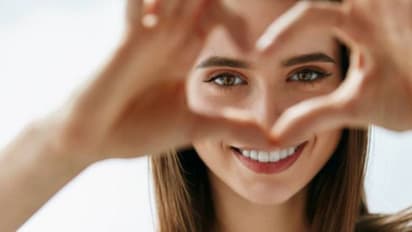 Health Tips :  കണ്ണുകളുടെ ആരോ​ഗ്യത്തിന് വേണ്ട പ്രധാനപ്പെട്ട അഞ്ച് പോഷകങ്ങൾ