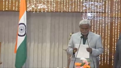 മഹാ സഖ്യ സര്ക്കാര് തന്നെ തുടരുമോ? എംഎല്എമാരെ റാഞ്ചിയിലെത്തിച്ചു, ഝാര്ഖണ്ഡില് ഇന്ന് വിശ്വാസ വോട്ടെടുപ്പ്